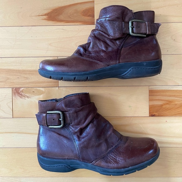 Clarks Leather Chelsea Boots - Picture 5 of 5